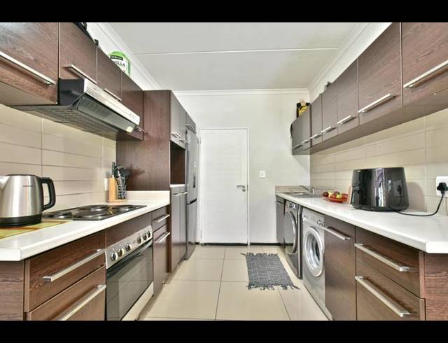 3 BEDROOM TOWNHOUSE FOR SALE IN OAKDENE